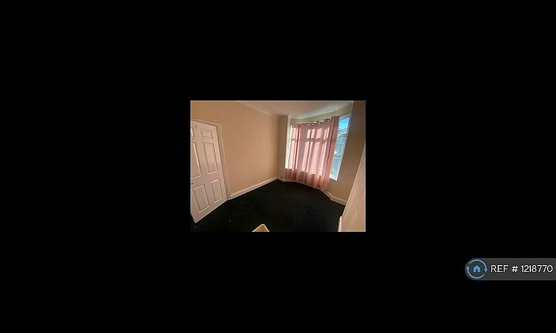 3 Bedroom House In O...