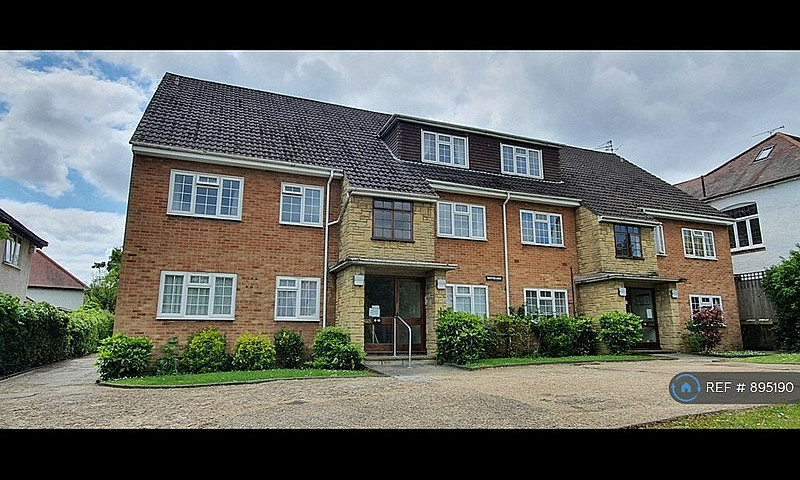 2 Bedroom Flat In Wh...
