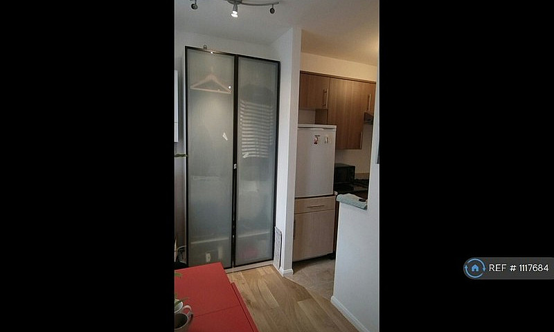 1 Bedroom Flat In Br...