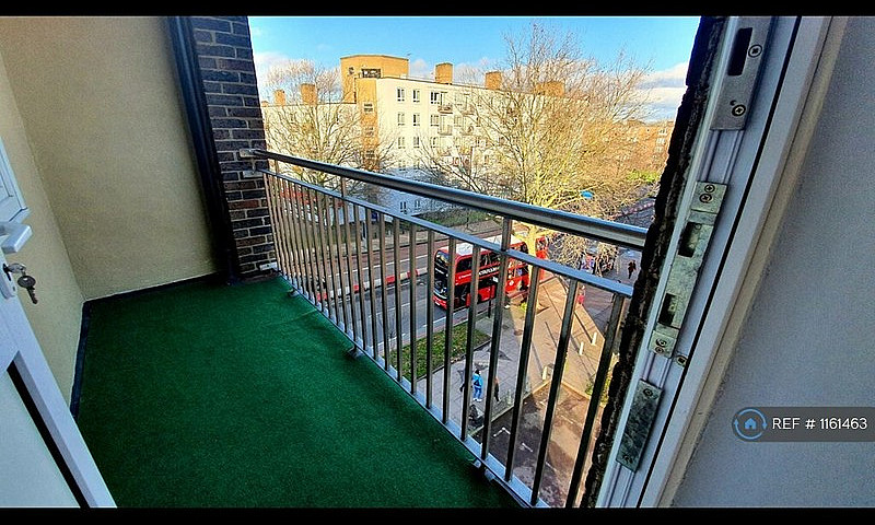 3 Bedroom Flat In Br...