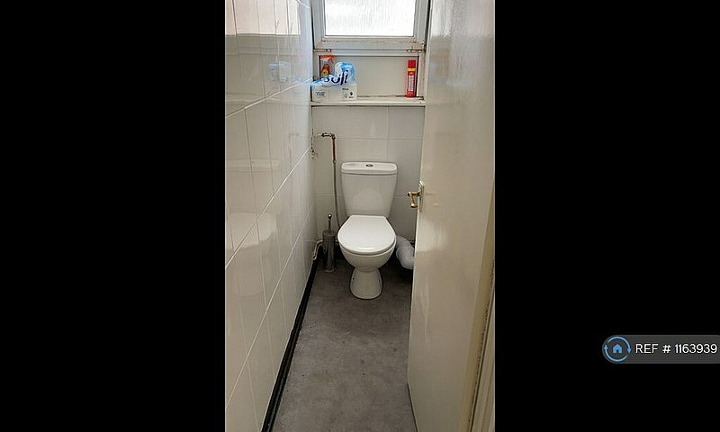 1 Bedroom In Cherbur...