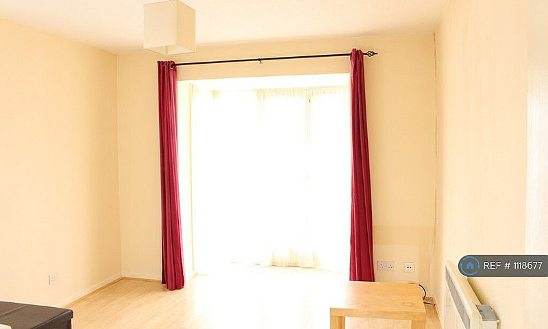 1 Bedroom Flat In Is...