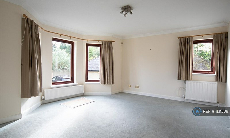 3 Bedroom Flat In El...