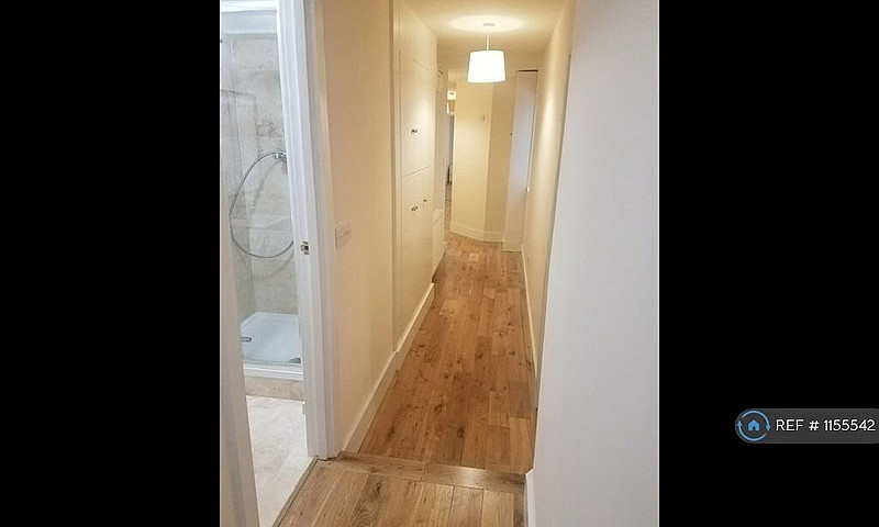 3 Bedroom Flat In Kn...