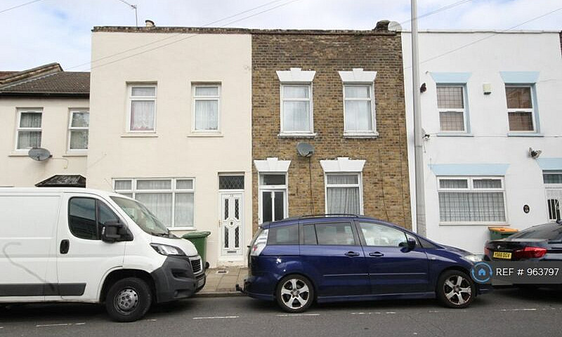 4 Bedroom House In H...