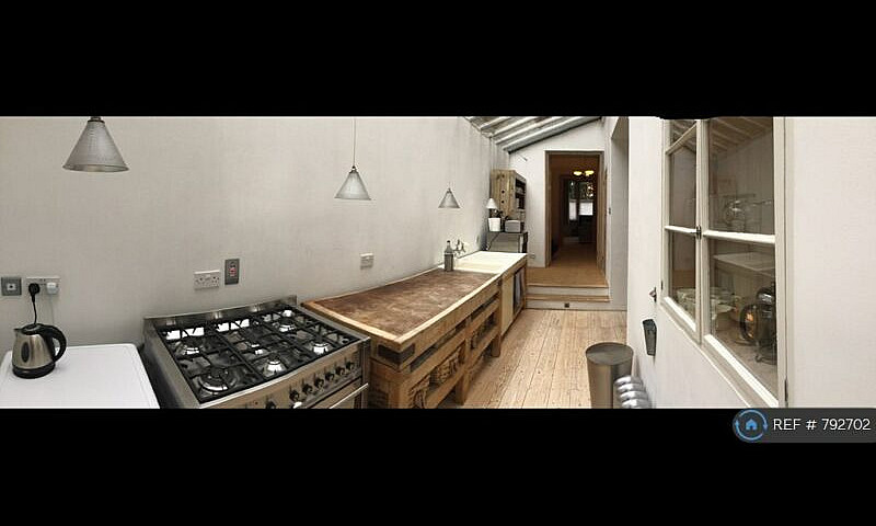 5 Bedroom House In S...