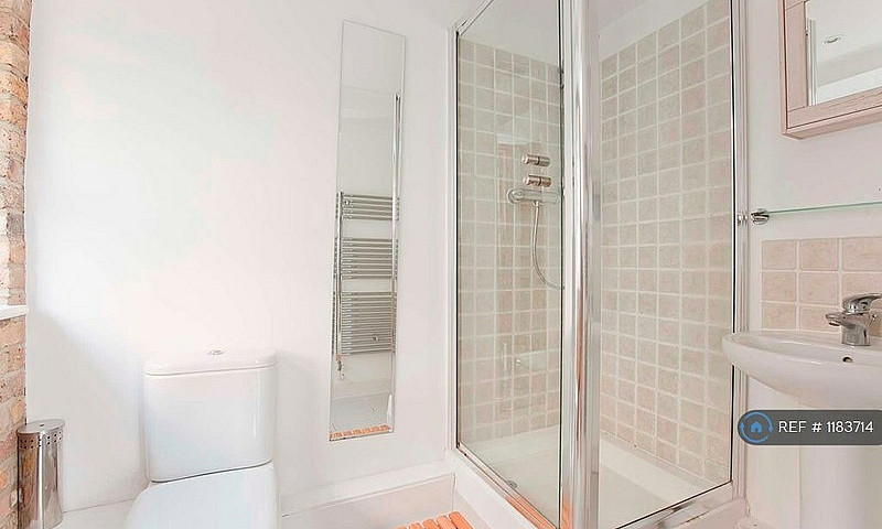 2 Bedroom Flat In Ga...
