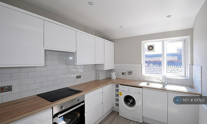1 Bedroom In Main Ro...