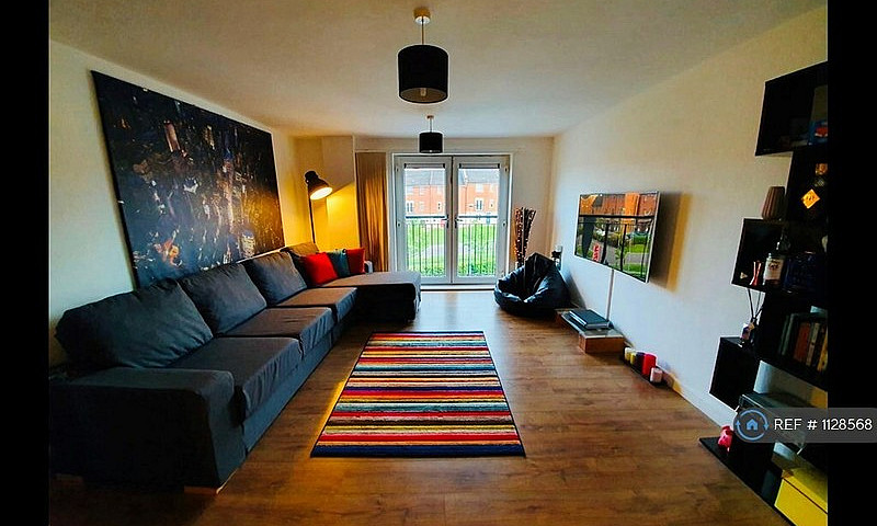 2 Bedroom Flat In Sa...