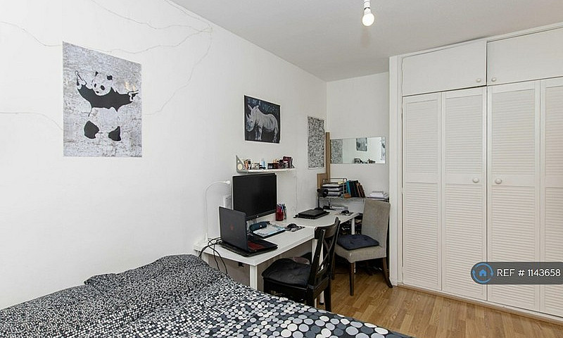 2 Bedroom Flat In Ma...