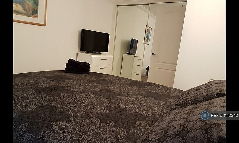 2 Bedroom Flat In Fi...