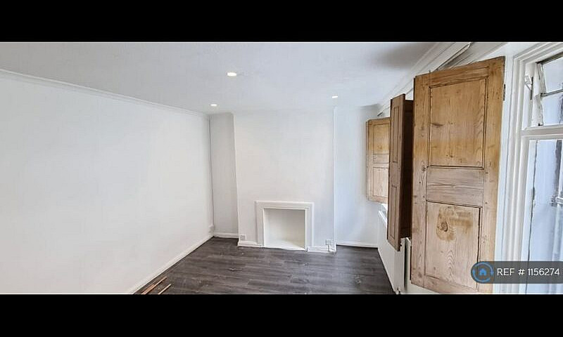 1 Bedroom Flat In Na...