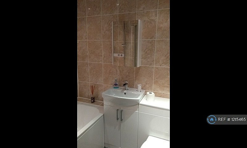 1 Bedroom House In W...