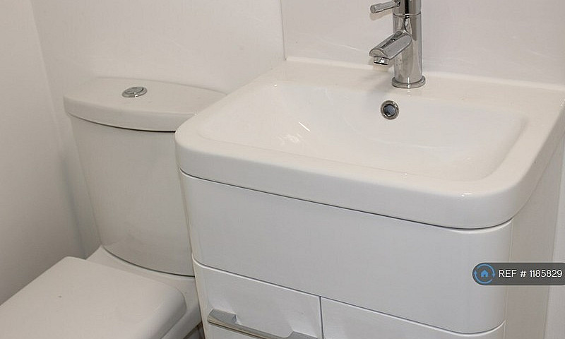1 Bedroom In Rodney ...