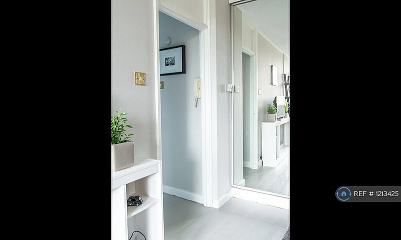 Studio Flat In Morga...