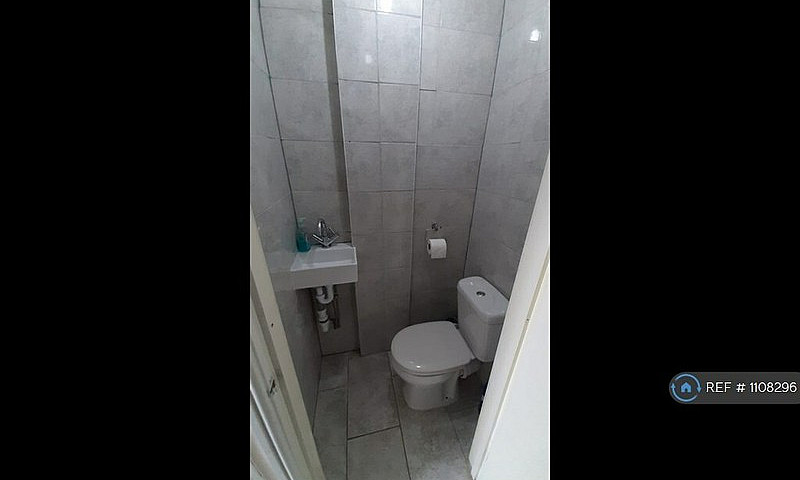 1 Bedroom In Glouces...