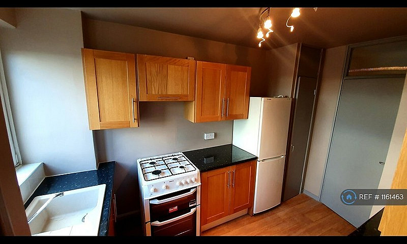 3 Bedroom Flat In Br...