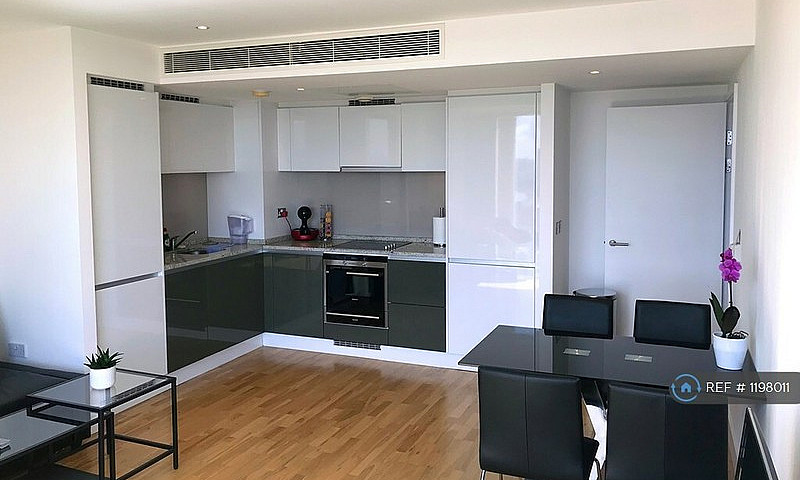 1 Bedroom Flat In Th...