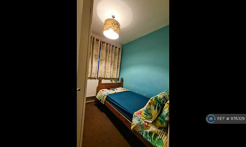 3 Bedroom House In L...