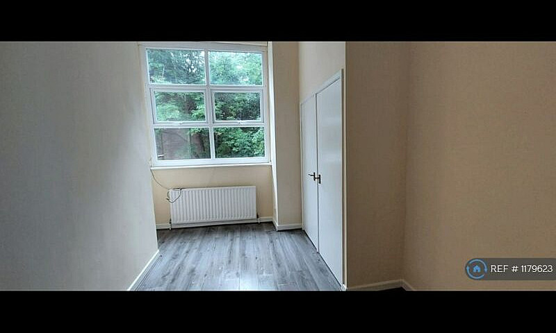 1 Bedroom Flat In Cl...
