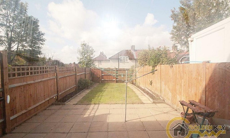 3 Bedroom House In R...