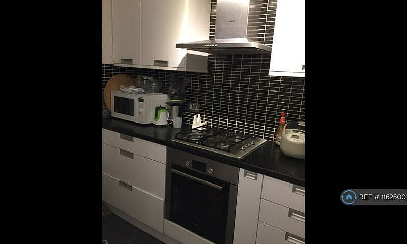 2 Bedroom Flat In Va...