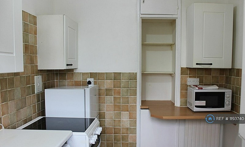 Studio Flat In Sover...