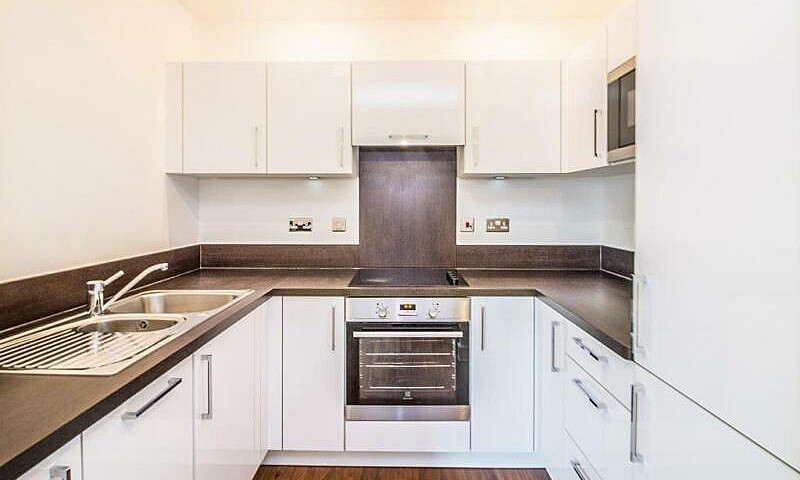 1 Bedroom Flat In Pa...