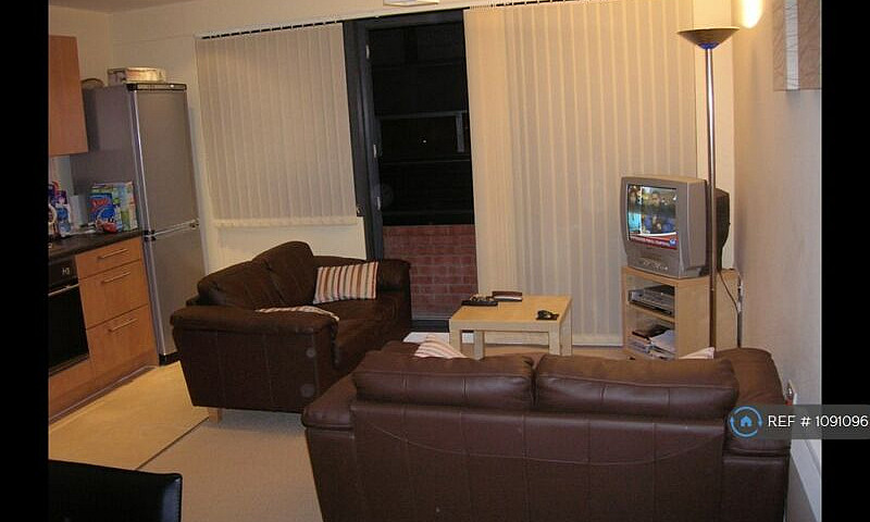 1 Bedroom Flat In Ce...