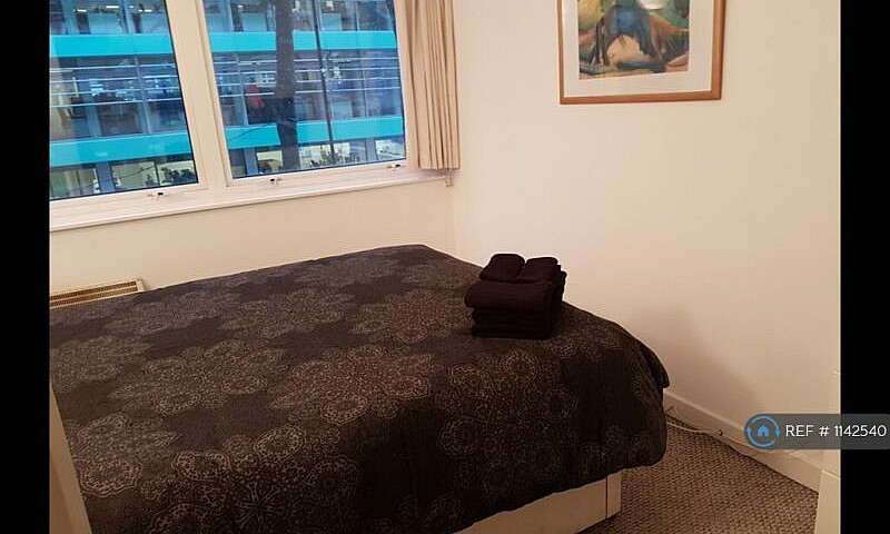 2 Bedroom Flat In Fi...
