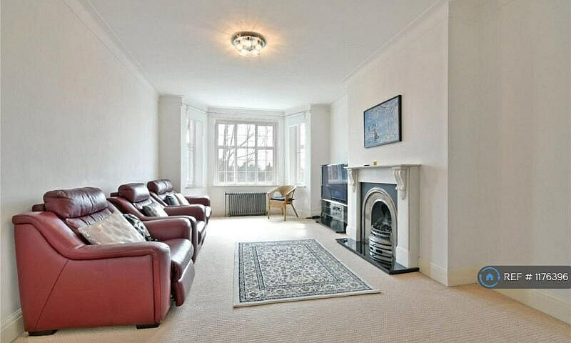 2 Bedroom Flat In Ve...