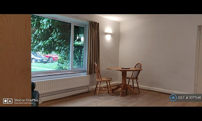 1 Bedroom Flat In Su...