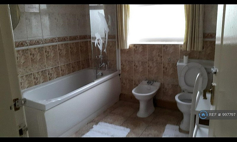 4 Bedroom House In P...