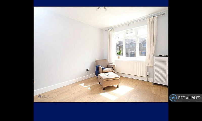 2 Bedroom House In L...