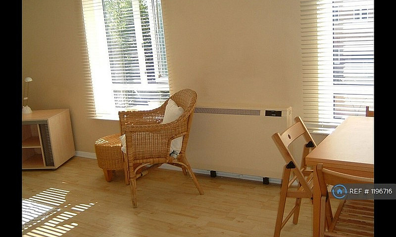 1 Bedroom Flat In Po...