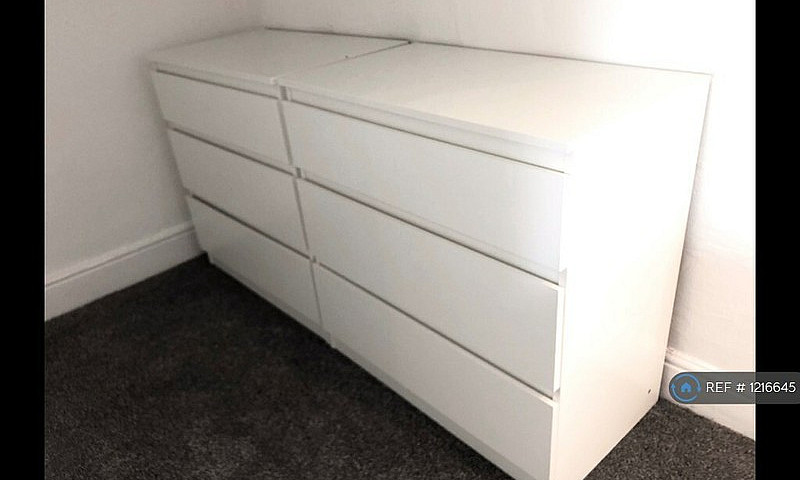 Studio Flat In Nantw...