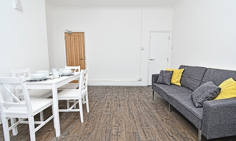 Superb 3 Bed Hmo In ...