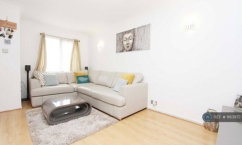 2 Bedroom House In A...