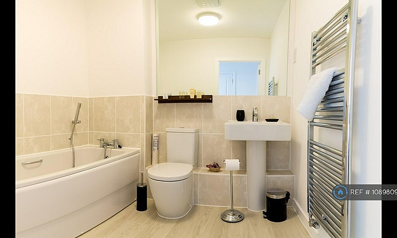 2 Bedroom Flat In Sp...