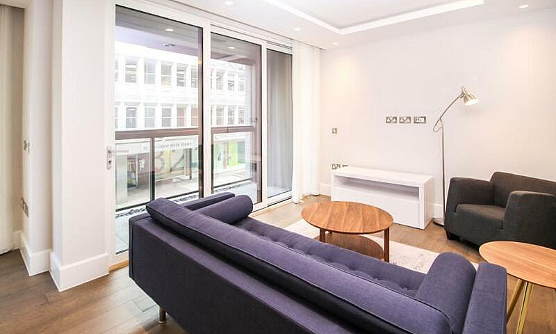 1 Bedroom Flat In Gr...