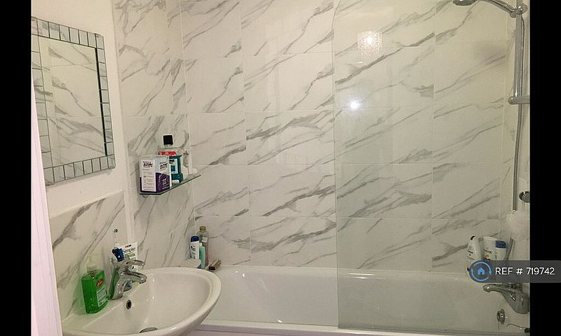 1 Bedroom In Romford...