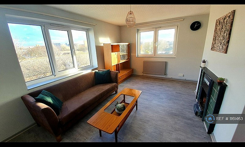 3 Bedroom Flat In Br...