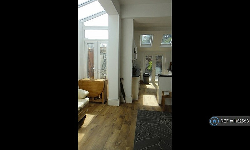 1 Bedroom In Chetwyn...