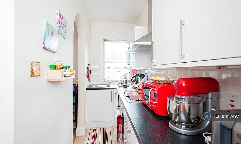 2 Bedroom Flat In Be...