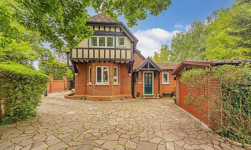 3 Bedroom House In D...