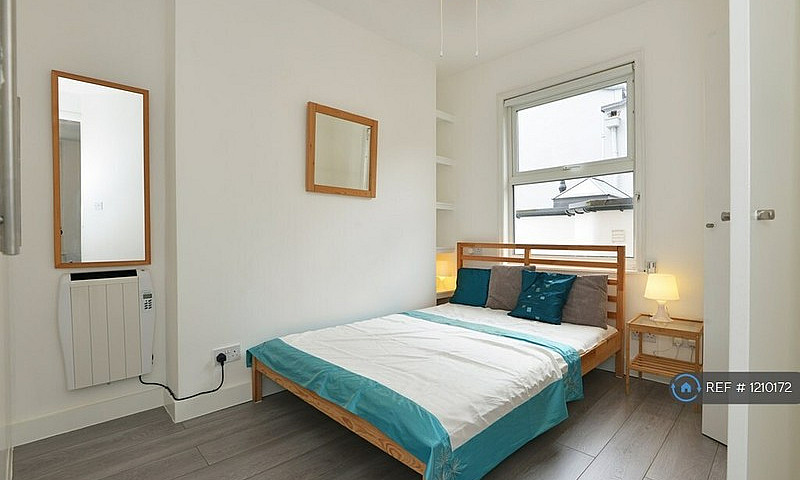 1 Bedroom Flat In Ha...