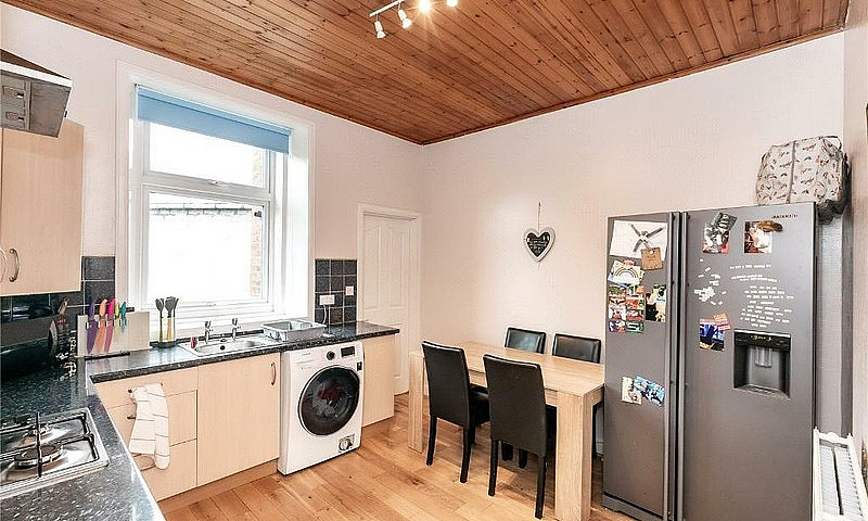 2 Bed, 1St Floor Fla...