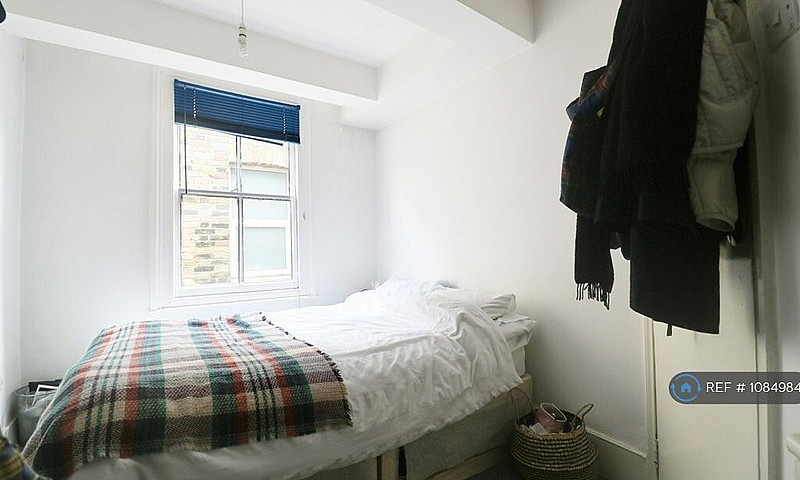 4 Bedroom Flat In Ra...