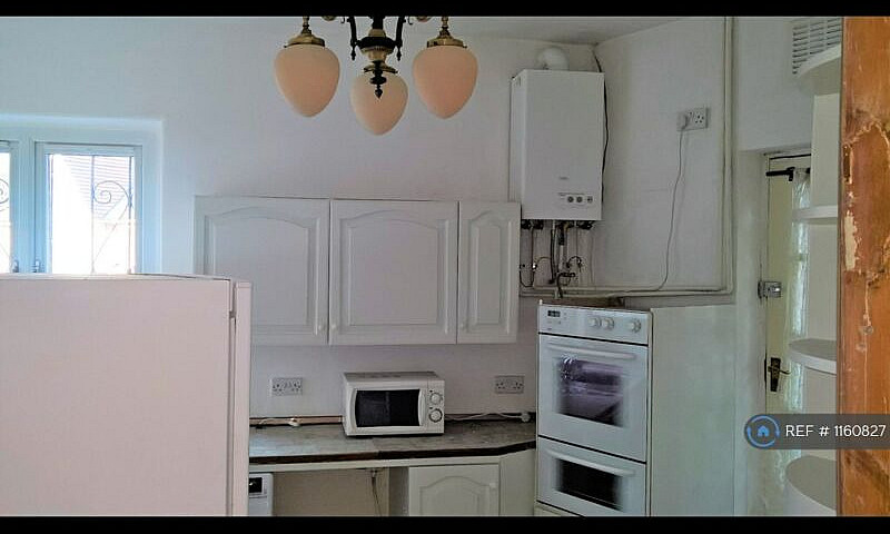 1 Bedroom Flat In Br...