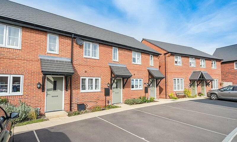 2 Bedroom House In B...
